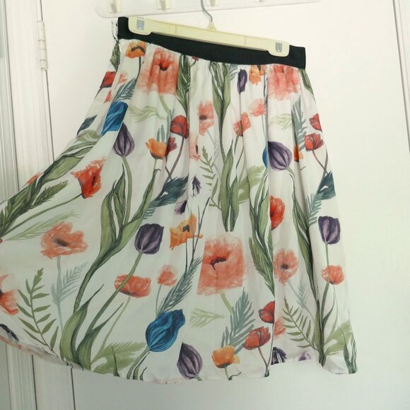 H&M multicolor floral print flowers satiny swishy circle skirt size 10 - Picture 3 of 6